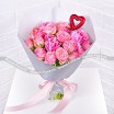 Нежность - букет с розовыми кустовыми розами и тюльпанами